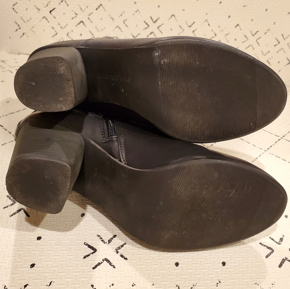 Material Girl Lexia Block Heel Booties, 10 - Picture 5 of 8